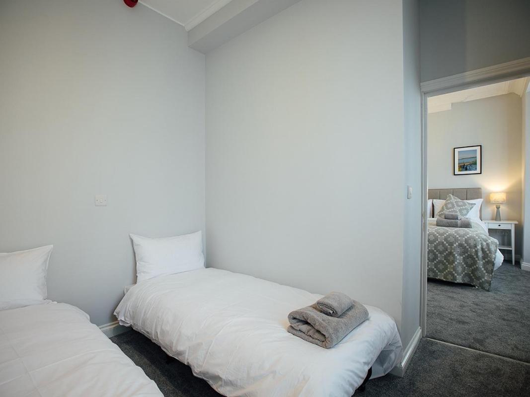The Townhouse Hotel Tenby Szoba fotó